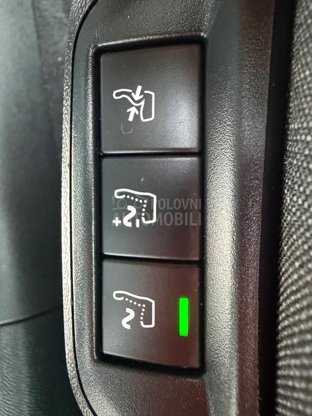 Peugeot 308 1.2. P.A.N.O ALLURE