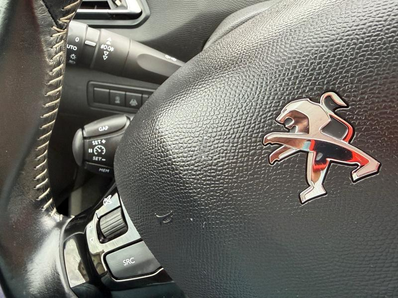 Peugeot 308 1.2. P.A.N.O ALLURE