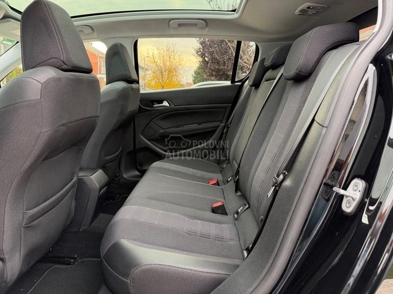 Peugeot 308 1.2. P.A.N.O ALLURE