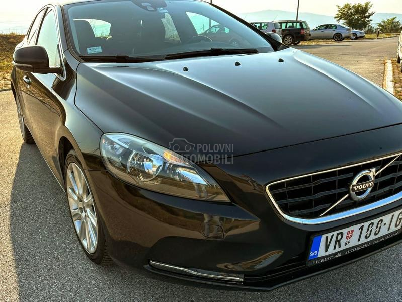 Volvo V40 D2 SUMMUM