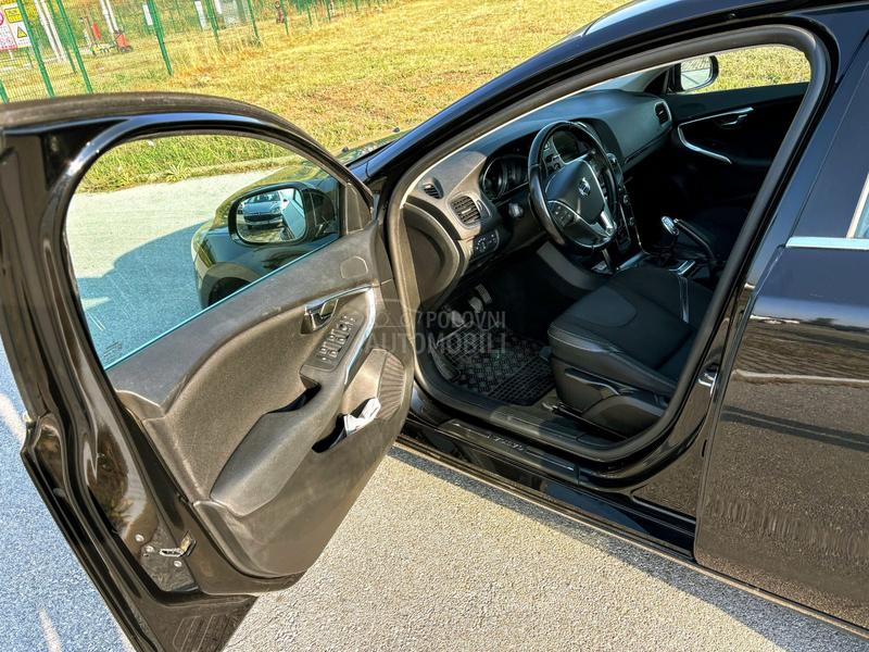 Volvo V40 D2 SUMMUM