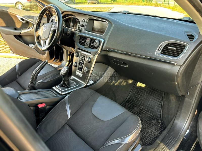 Volvo V40 D2 SUMMUM