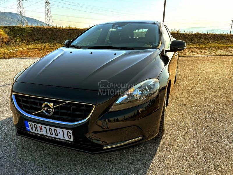 Volvo V40 D2 SUMMUM