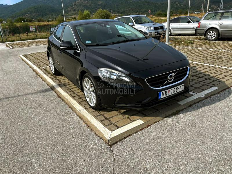Volvo V40 D2 SUMMUM