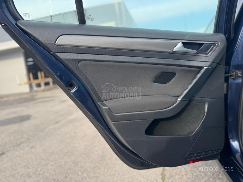 Volkswagen Golf 7 1.2 TSI // NAV