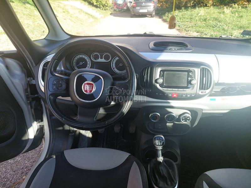 Fiat 500L pop star