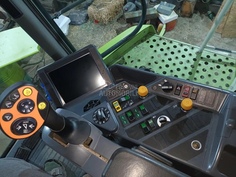 Claas Lexion 560