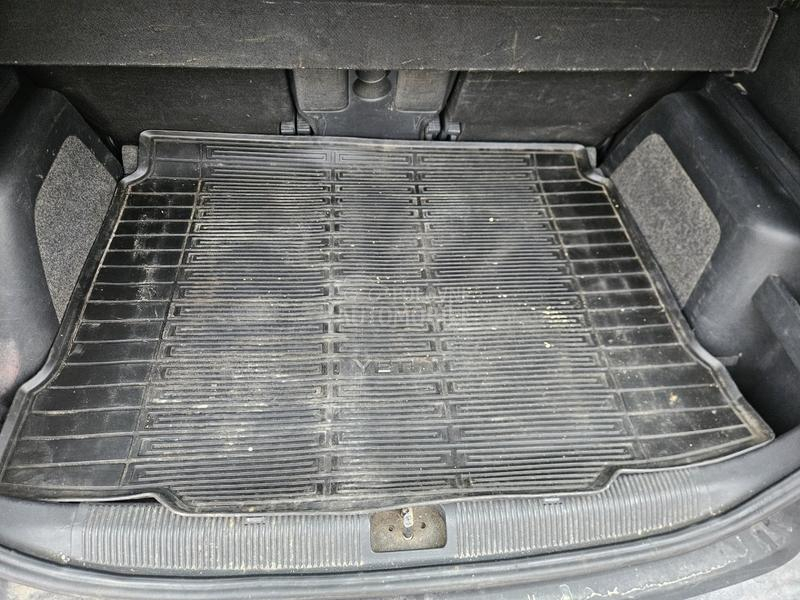 Gumena patosnica za gepek