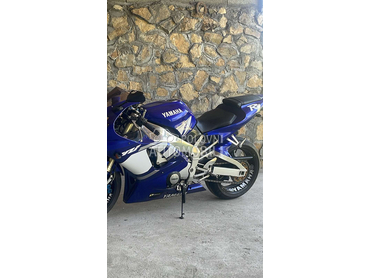 Yamaha R1