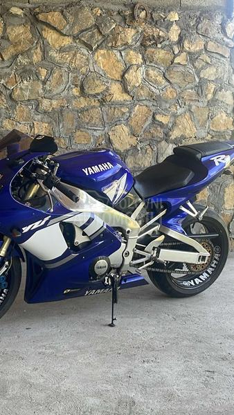 Yamaha R1