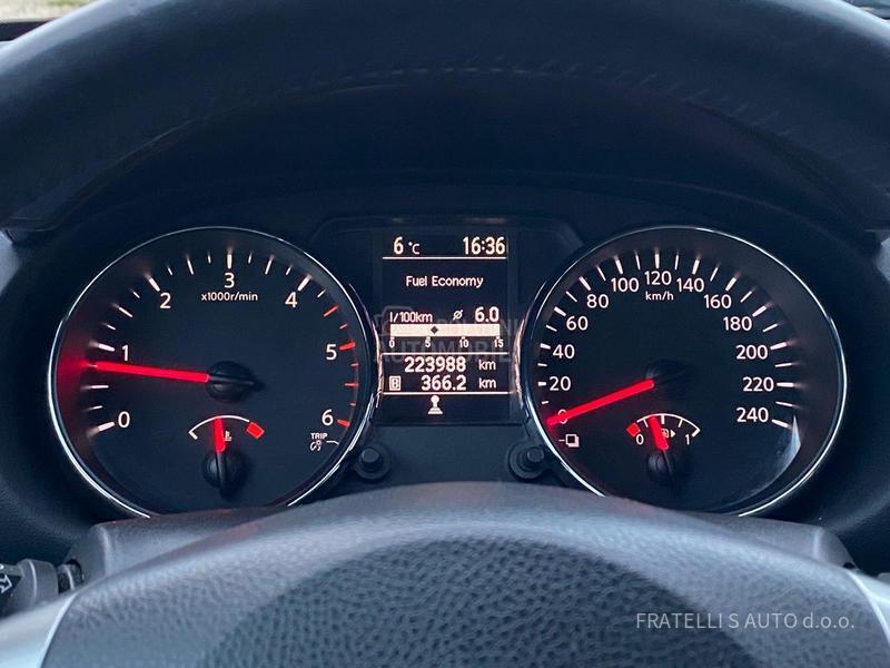 Nissan Qashqai URADJEN VELlKI SERVI