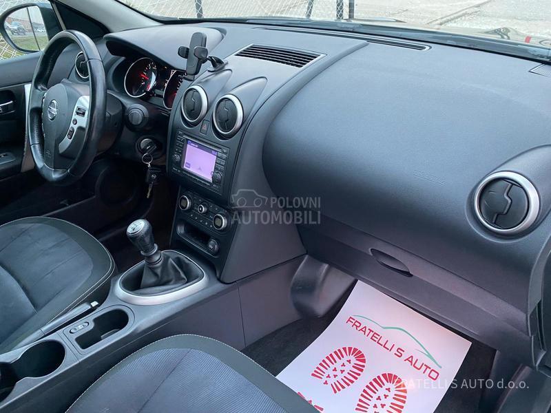 Nissan Qashqai URADJEN VELlKI SERVI