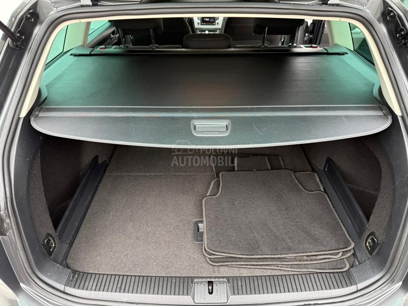 Volkswagen Passat B8 1.6TDI DSG/MATRX/FUL