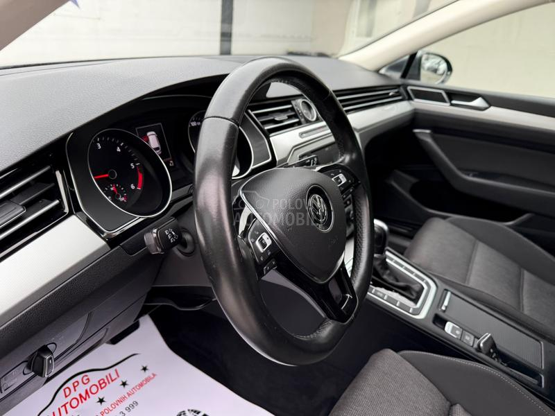 Volkswagen Passat B8 1.6TDI DSG/MATRX/FUL