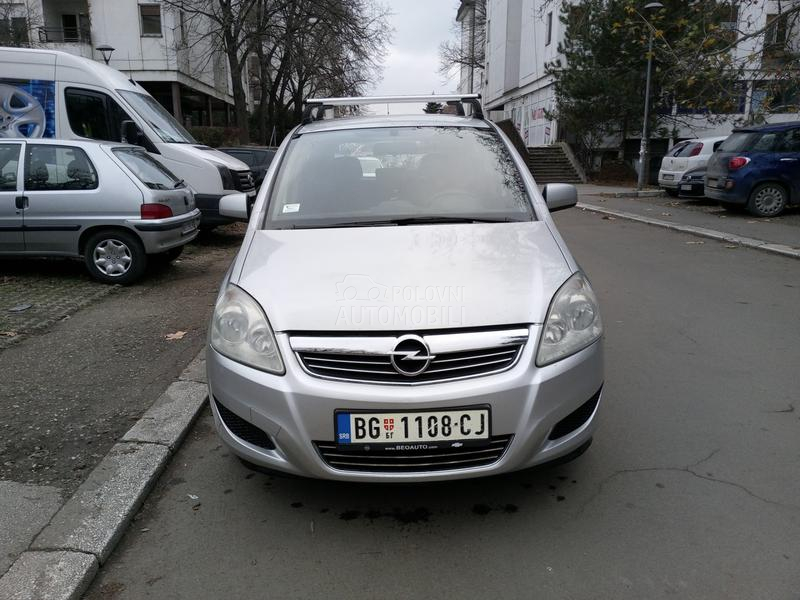 Opel Zafira Prava.km
