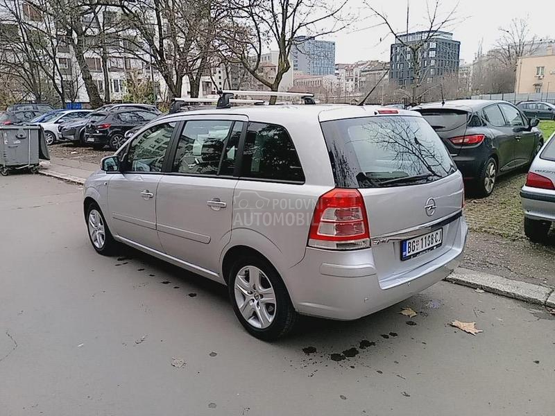 Opel Zafira Prava.km