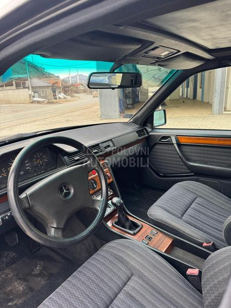 Mercedes Benz E 250 