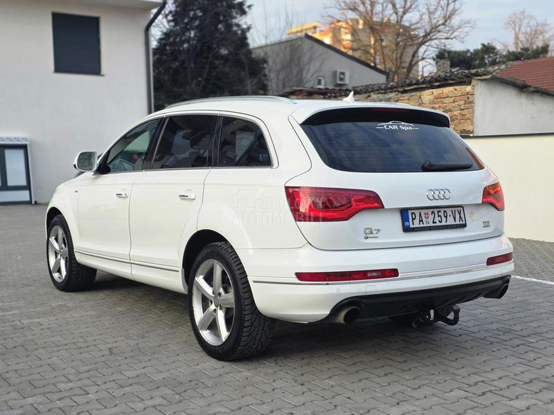 Audi Q7 