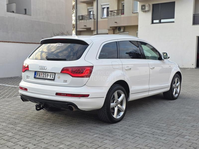 Audi Q7 