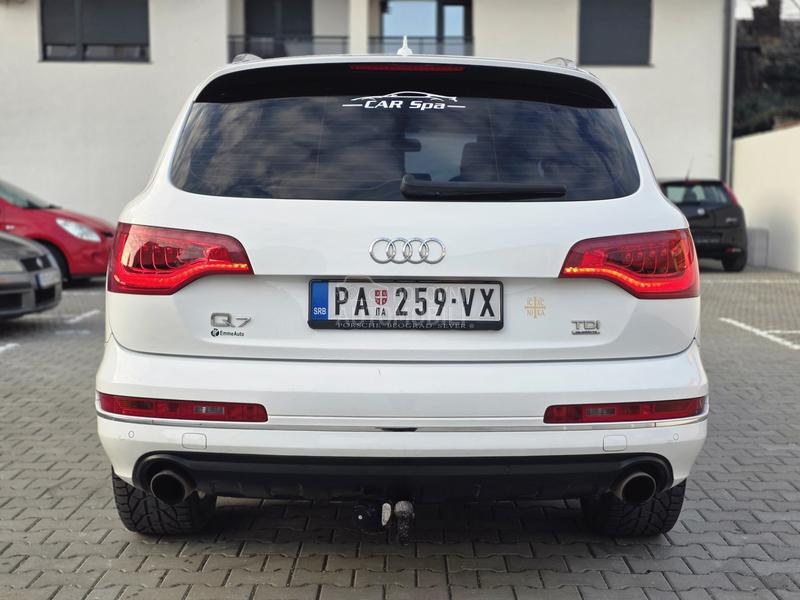 Audi Q7 