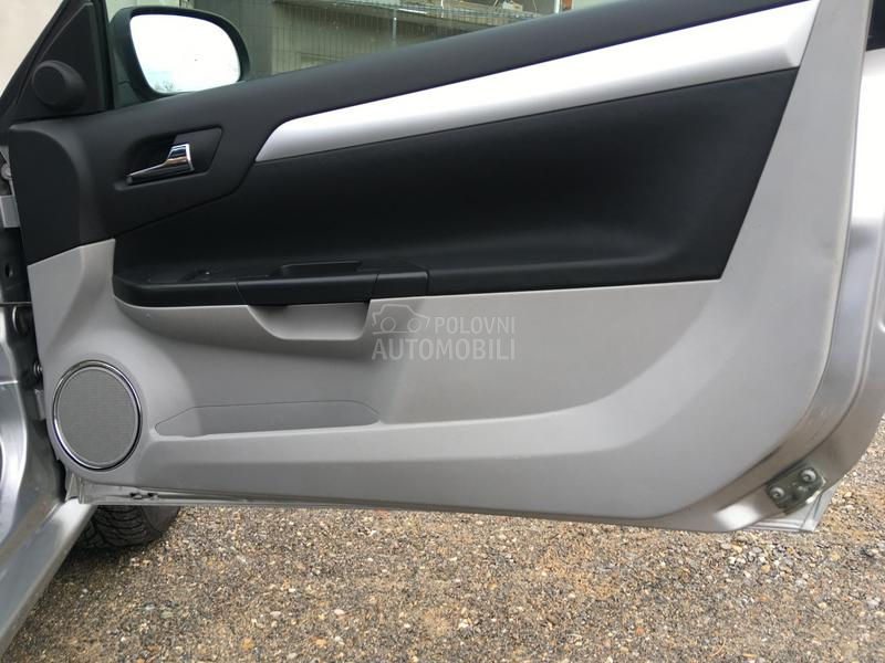 Opel Tigra multimedija