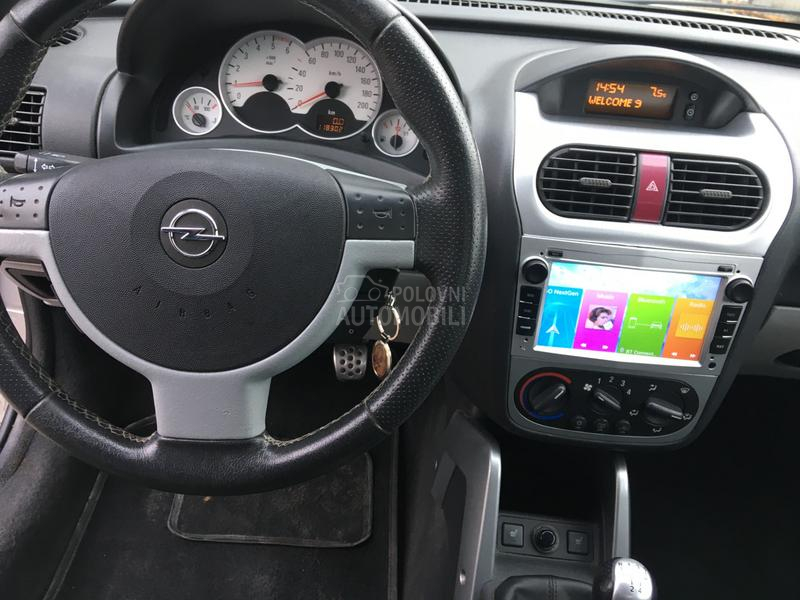 Opel Tigra multimedija