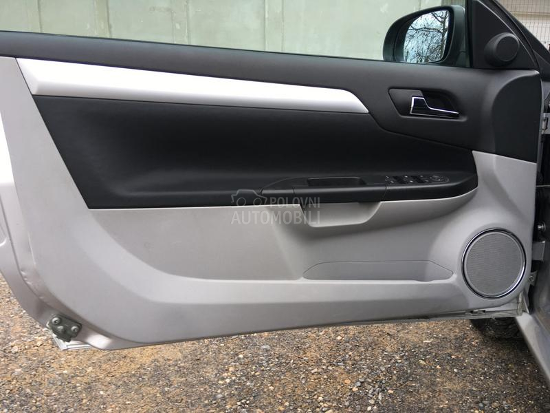 Opel Tigra multimedija