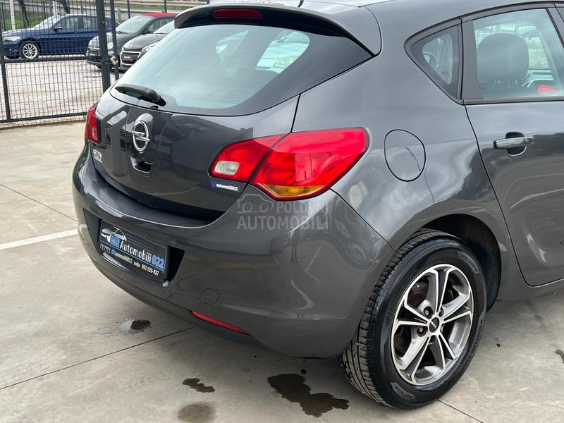 Opel Astra J 1.6b EcoFlex
