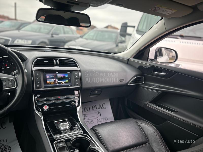 Jaguar XE 2.0D Portfolio