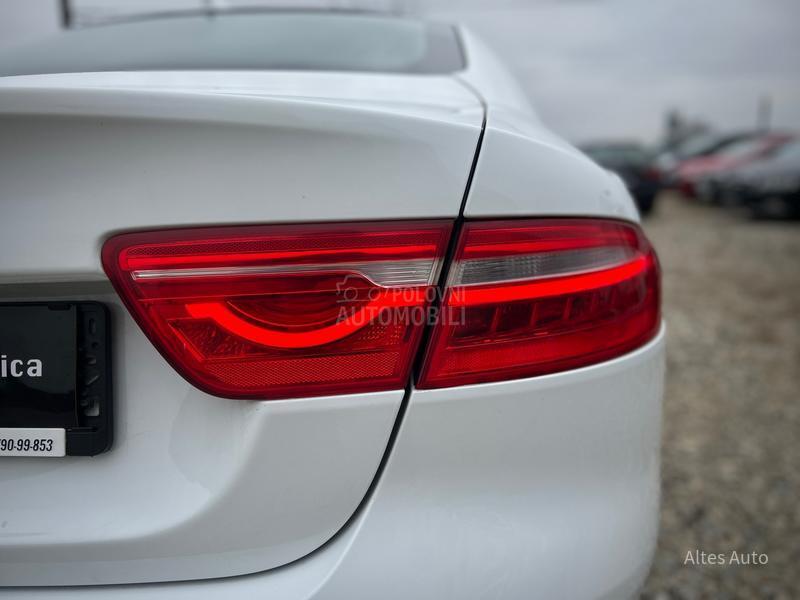Jaguar XE 2.0D Portfolio