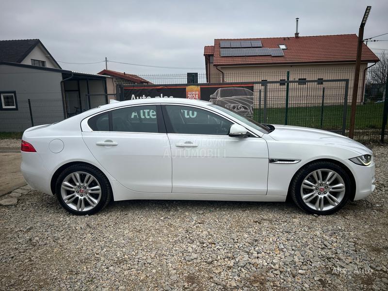 Jaguar XE 2.0D Portfolio