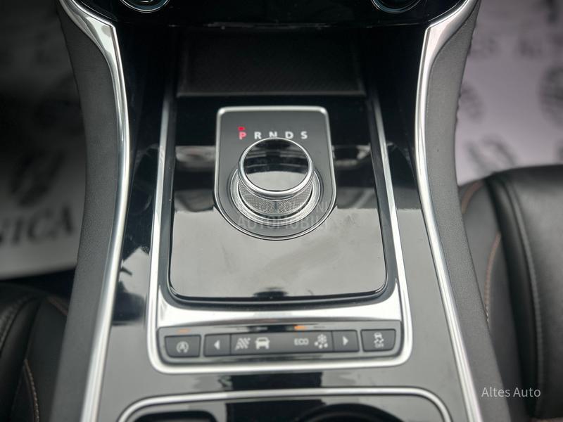 Jaguar XE 2.0D Portfolio