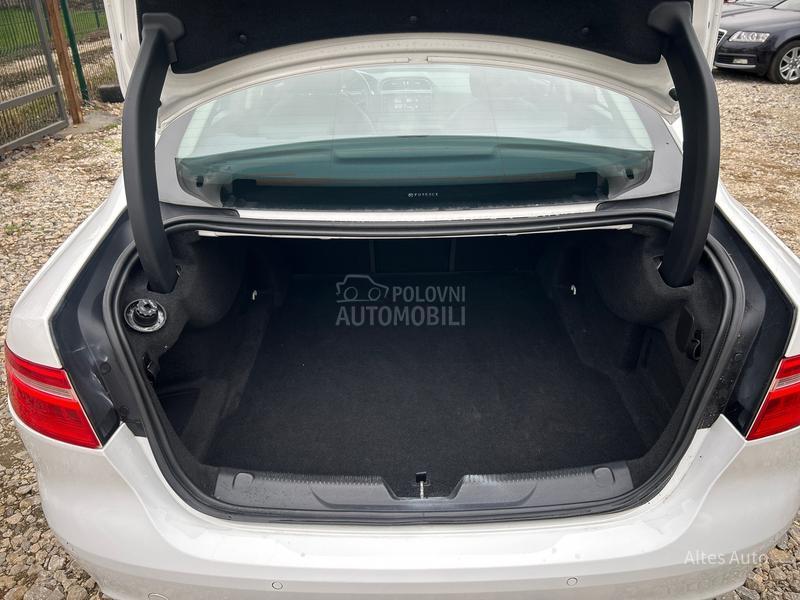 Jaguar XE 2.0D Portfolio