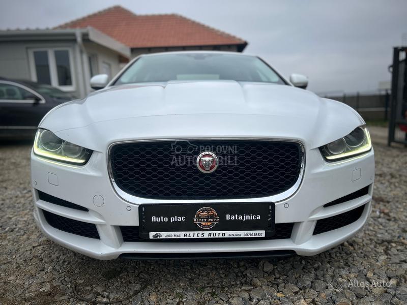 Jaguar XE 2.0D Portfolio