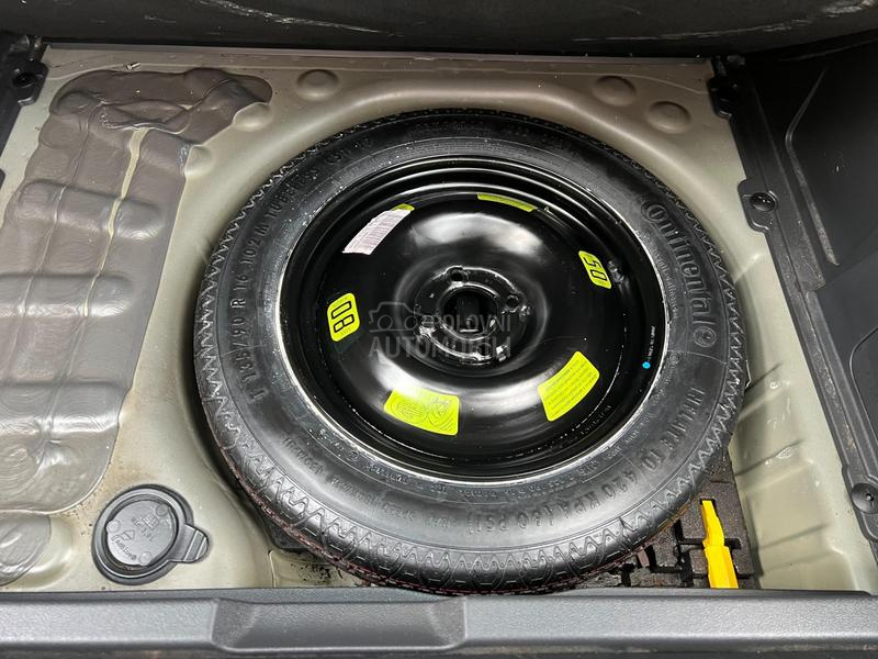 Peugeot 3008 1.6BLUEHDi/NAAV/LED