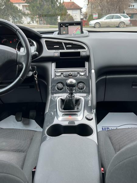 Peugeot 3008 1.6BLUEHDi/NAAV/LED