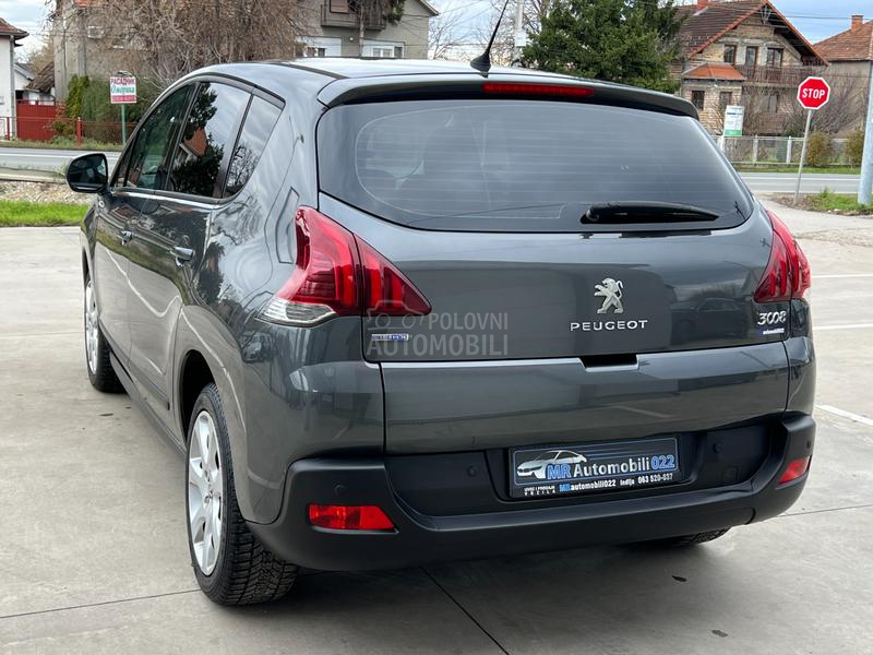 Peugeot 3008 1.6BLUEHDi/NAAV/LED