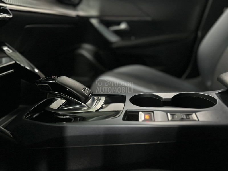 Peugeot 2008 1.2 ALLURE AUT