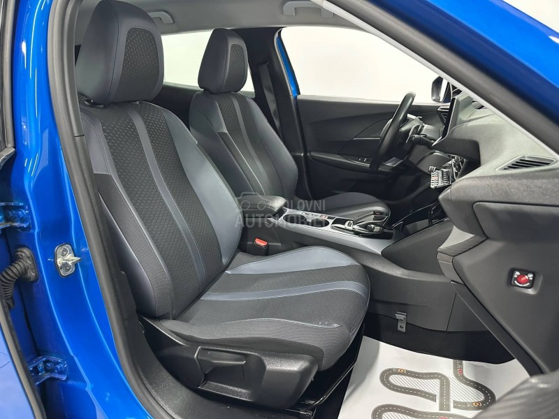 Peugeot 2008 1.2 ALLURE AUT