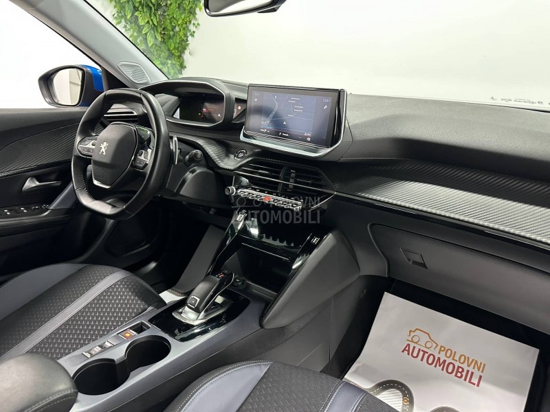 Peugeot 2008 1.2 ALLURE AUT