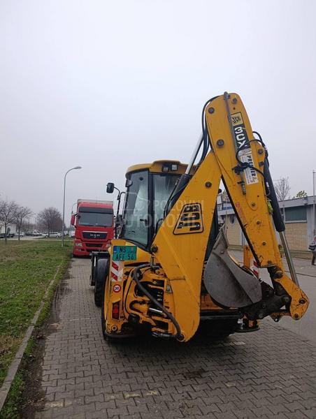 JCB 3CX4T