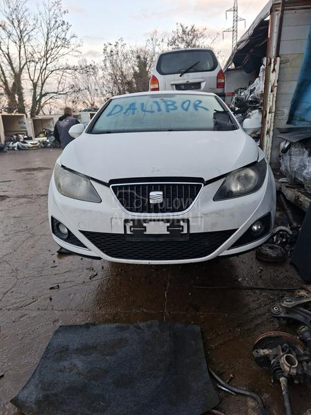 Hauba branik far prsa vrata