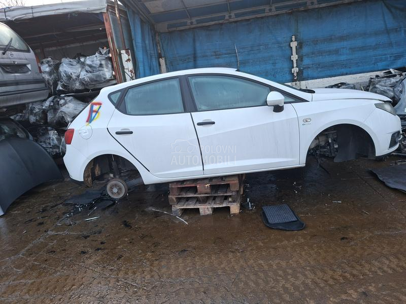 Hauba branik far prsa vrata