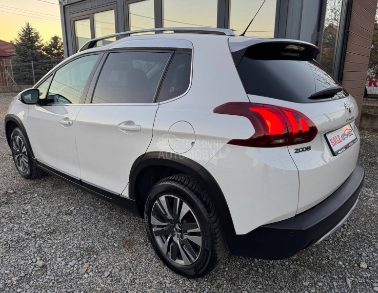 Peugeot 2008 Feline/Pano/Perla