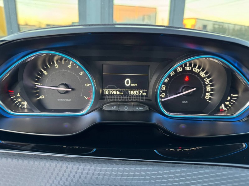 Peugeot 2008 Feline/Pano/Perla