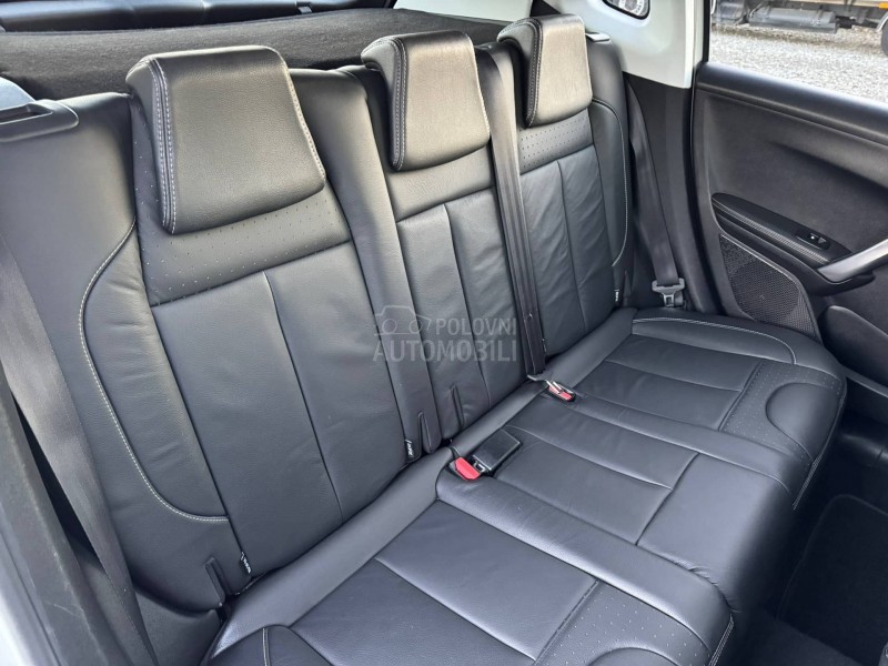 Peugeot 2008 Feline/Pano/Perla