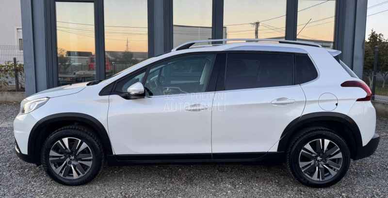 Peugeot 2008 Feline/Pano/Perla