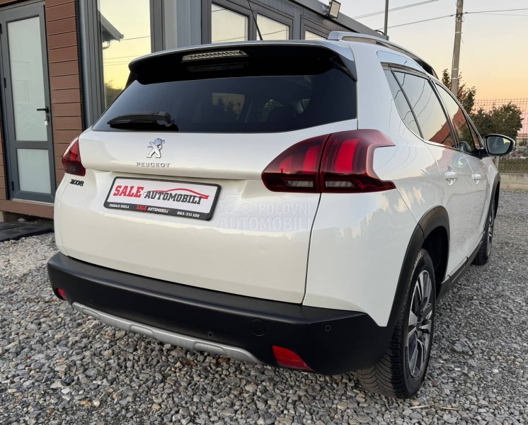 Peugeot 2008 Feline/Pano/Perla