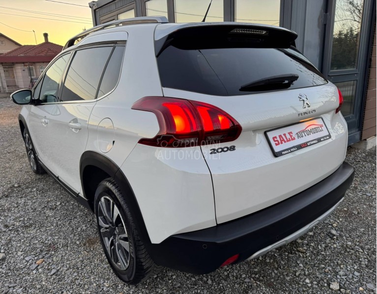 Peugeot 2008 Feline/Pano/Perla
