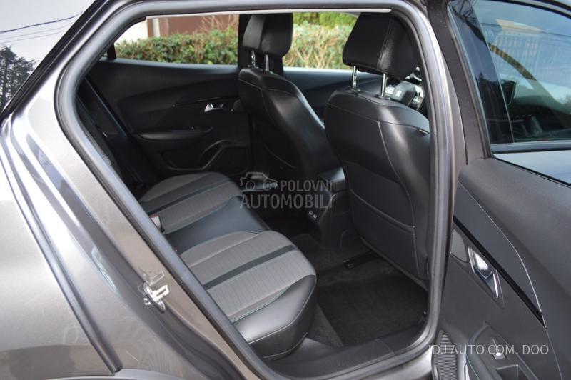 Peugeot 2008 1.2 PureTech Allure